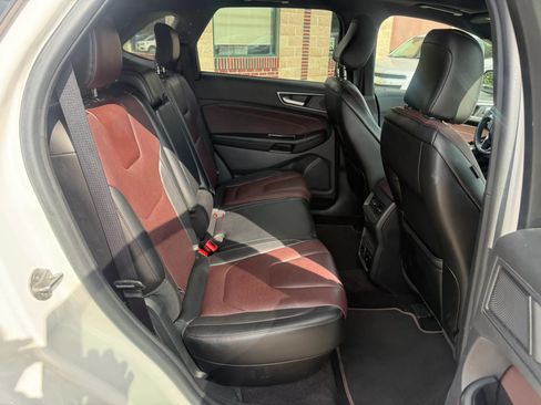 Used 2020 Ford Edge Titanium w/ Equipment Group 301A AWD/4WD image 36