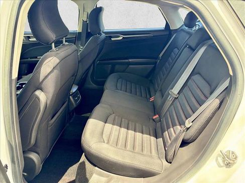 Used 2016 Ford Fusion SE FWD image 11