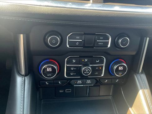 Used 2021 Chevrolet Tahoe Z71 w/ Rear Media and Nav Package image 33