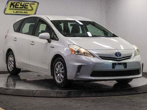 Used 2012 Toyota Prius V Two w/ Preferred Accessory Pkg FWD image 5