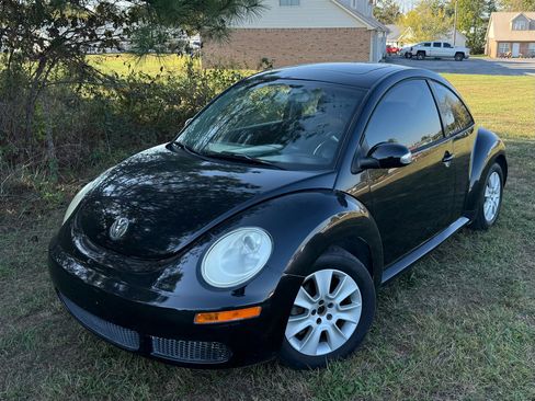 Used 2009 Volkswagen Beetle S image 3