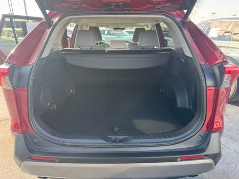 Used 2020 Toyota RAV4 Limited image 32
