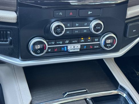 Used 2024 Ford Expedition Max Limited RWD image 32