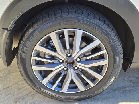 Used 2024 Nissan Kicks SV FWD image 9