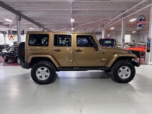 Used 2015 Jeep Wrangler Unlimited Sahara image 6