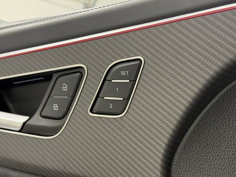 Used 2024 Audi RS Q8 4.0T image 31