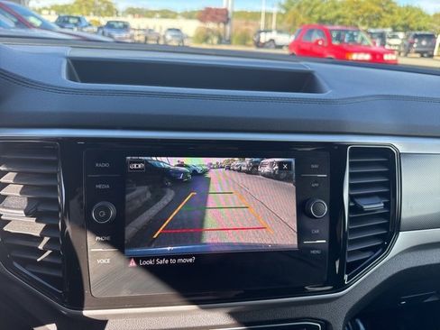 Used 2021 Volkswagen Atlas Cross Sport SEL R-Line image 22