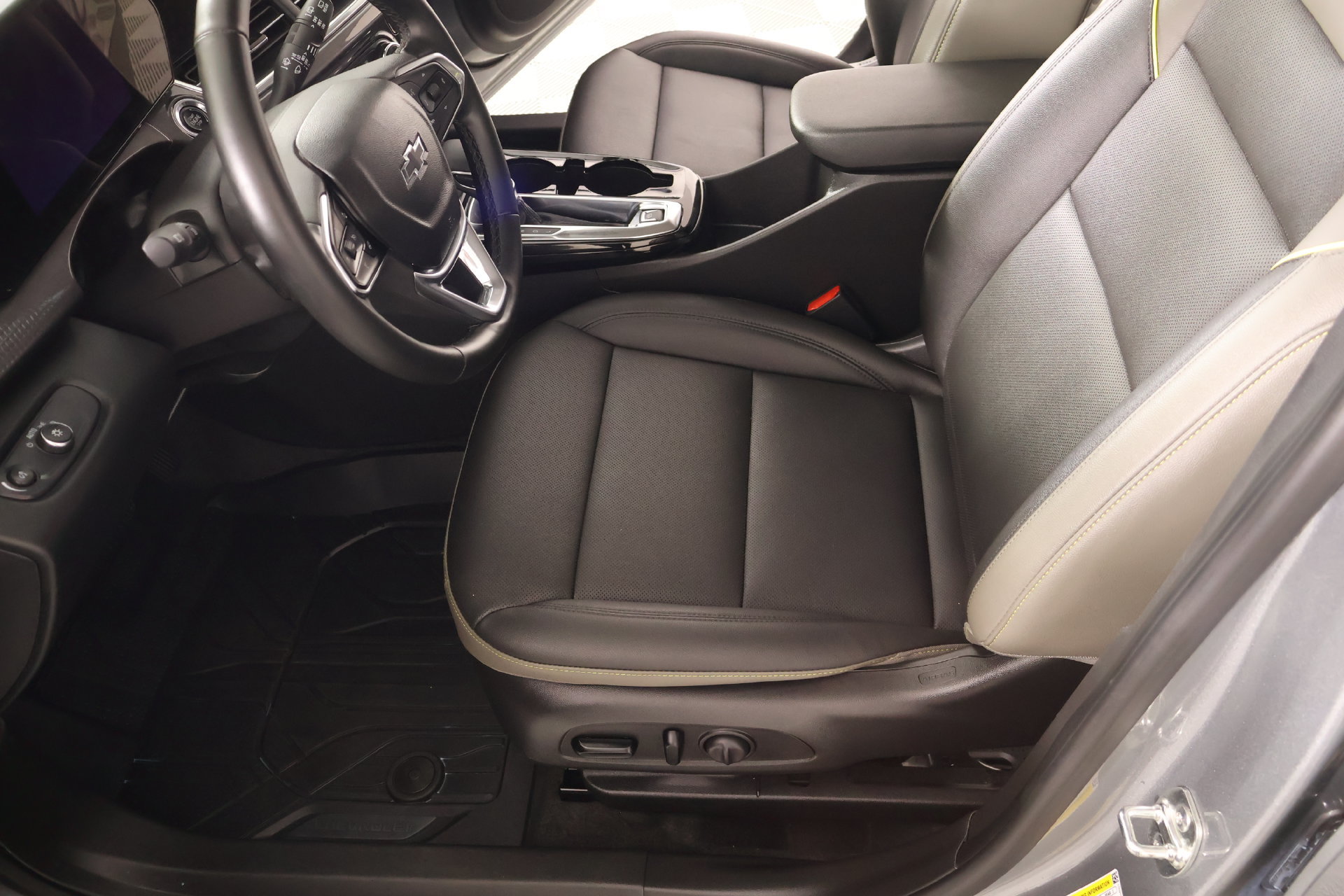 Used 2026 Chevrolet Trax ACTIV w/ Driver Confidence Package FWD image 11