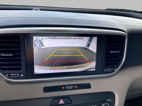 Used 2020 Kia Sportage S FWD image 28