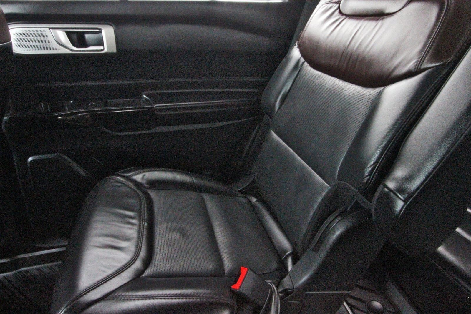 Used 2022 Ford Explorer Platinum w/ Equipment Group 601A RWD image 15