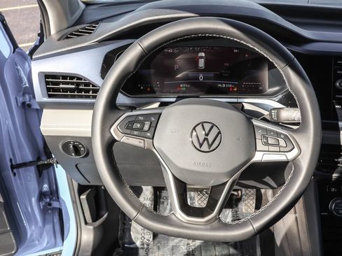 Used 2024 Volkswagen Taos SE image 19