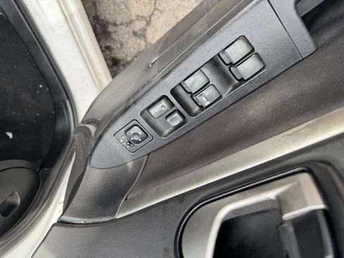 Used 2012 Mitsubishi Galant FE image 7