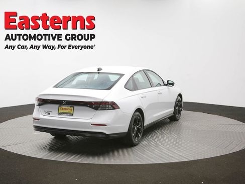 Used 2025 Honda Accord SE image 39