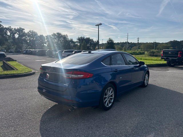 Used 2017 Ford Fusion SE w/ Fusion SE Technology Package FWD image 7