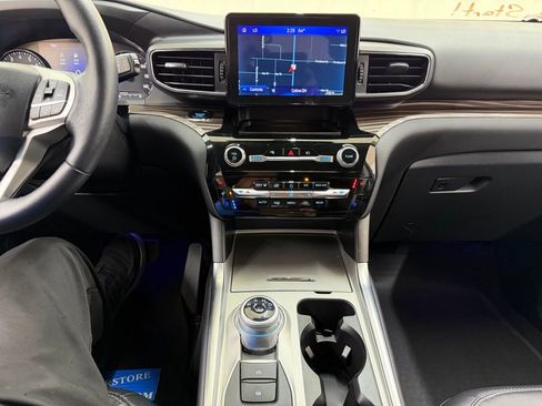 Used 2023 Ford Explorer Limited w/ Class IV Trailer Tow Package AWD/4WD image 27