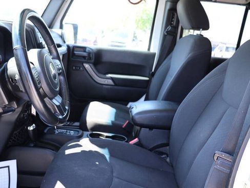 Used 2018 Jeep Wrangler Unlimited Sport S AWD/4WD image 12