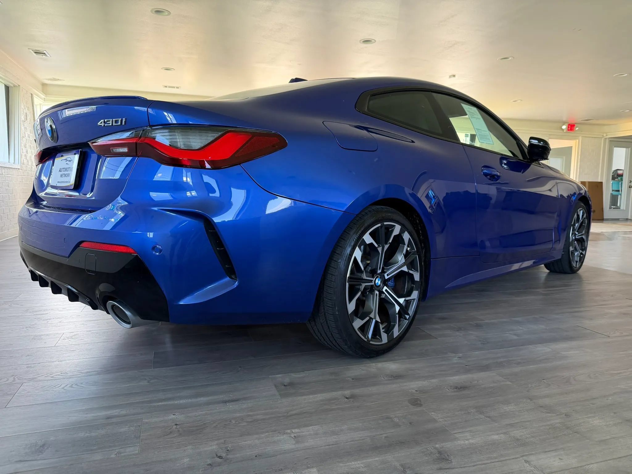 Used 2025 BMW 430i xDrive Coupe w/ M Sport Package AWD/4WD image 5