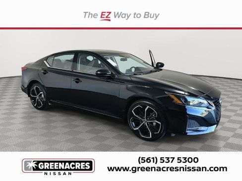 Certified 2025 Nissan Altima 2.5 SR AWD/4WD image 1