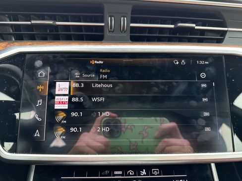 Used 2021 Audi A7 e Premium Plus w/ Black Optic Package image 17