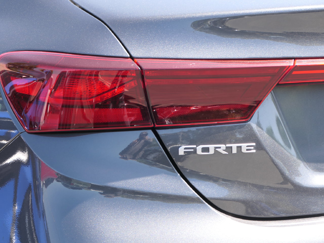 Certified 2023 Kia Forte LXS FWD image 5