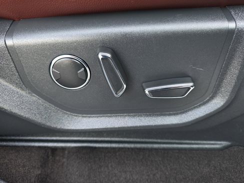 Used 2023 Ford Expedition Limited image 32