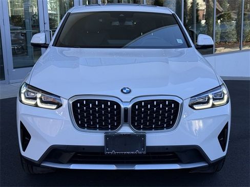 Certified 2023 BMW X4 xDrive30i w/ Convenience Package image 2