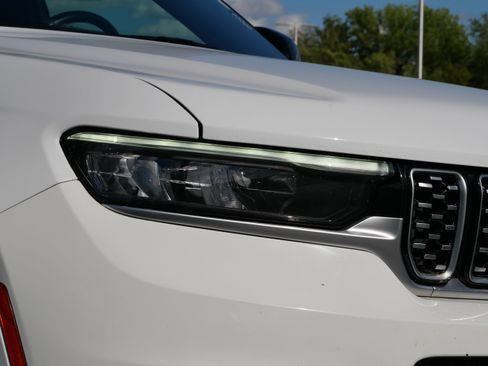 Used 2022 Jeep Grand Cherokee L Summit AWD/4WD image 15