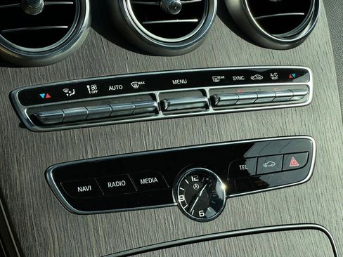 Used 2020 Mercedes-Benz C 300 C 300 4MATIC Sedan image 41