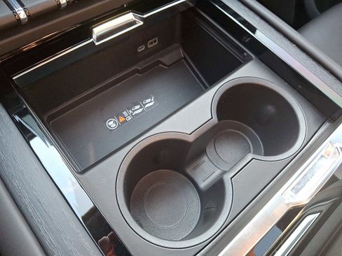 Used 2026 GMC Yukon XL AT4 Ultimate w/ LPO, Floor Liner Package image 30