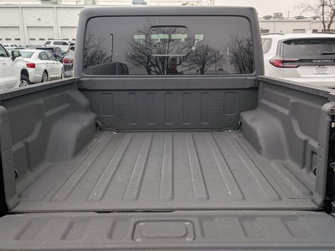 Used 2022 Jeep Gladiator Sport image 35