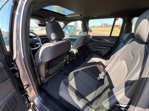 New 2025 Jeep Grand Cherokee Laredo X w/ Luxury Tech Group I image 44