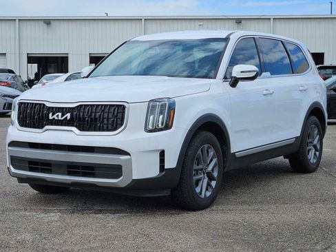 Used 2023 Kia Telluride LX image 10