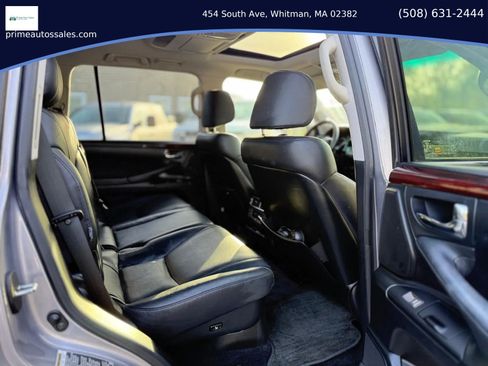 Used 2011 Lexus LX 570 4WD w/ Luxury Pkg image 33