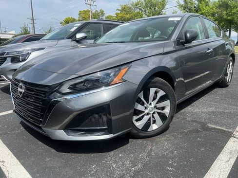 Used 2025 Nissan Altima 2.5 S FWD image 1