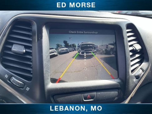 Used 2017 Jeep Cherokee Latitude w/ Cold Weather Group AWD/4WD image 14