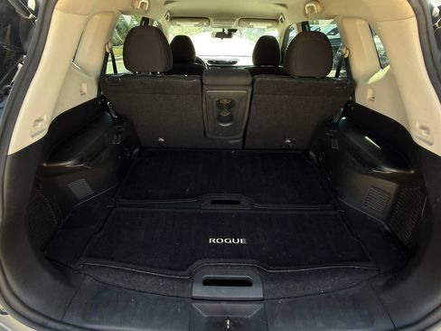 Used 2020 Nissan Rogue S FWD image 13