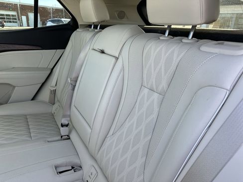 Certified 2023 Buick Envision Avenir image 23