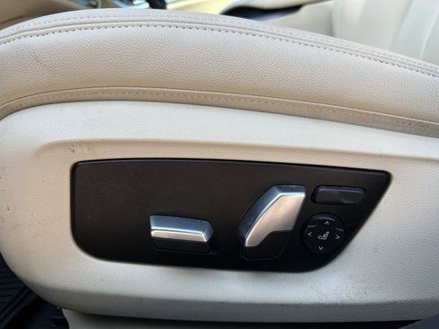 Used 2020 BMW 530i xDrive image 38