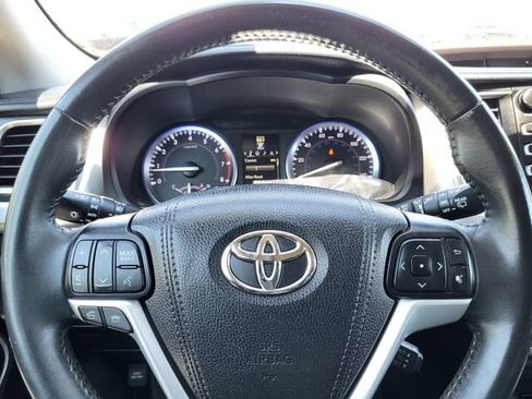 Used 2016 Toyota Highlander XLE AWD/4WD image 15