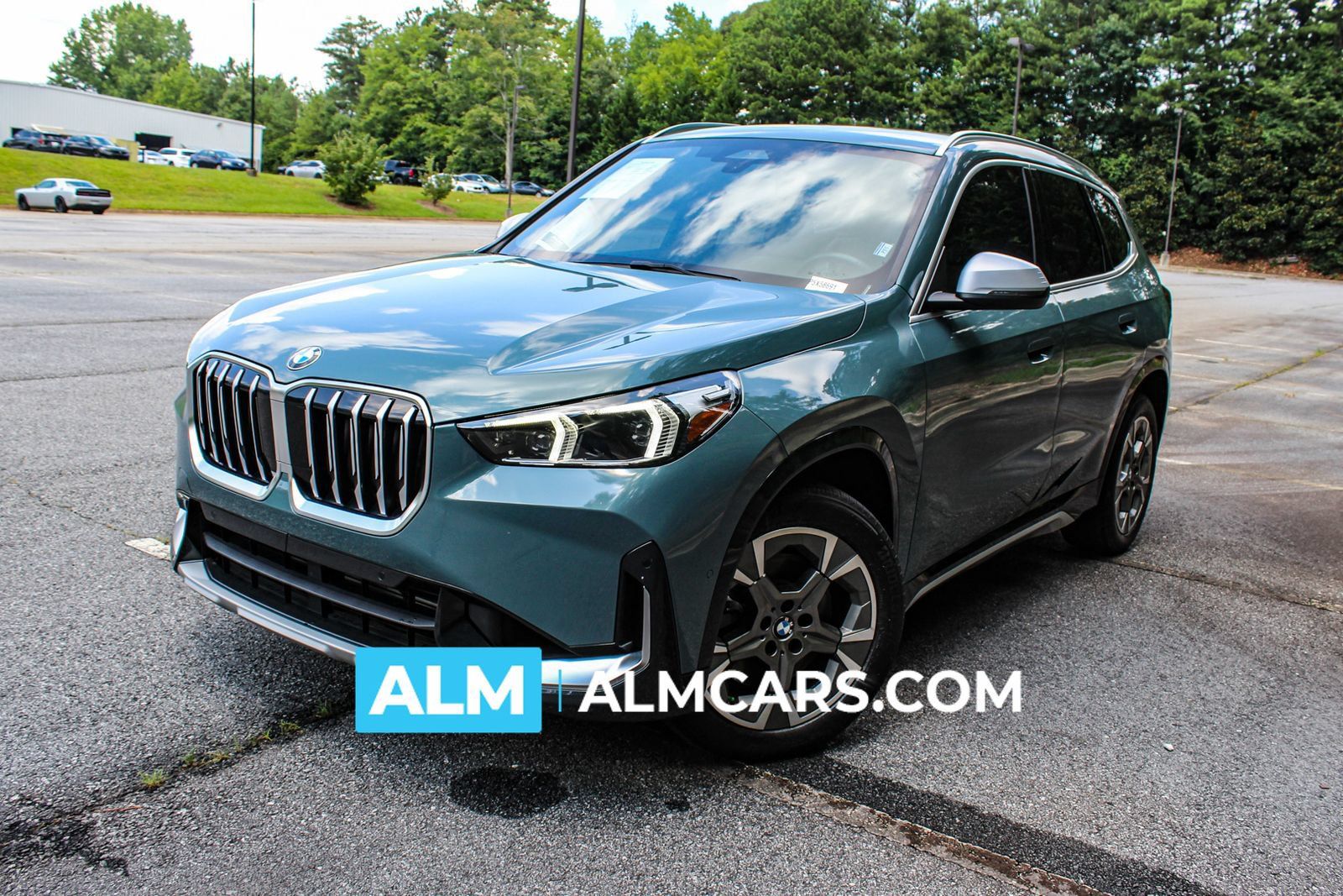 Used 2023 BMW X1 xDrive28i AWD/4WD image 1