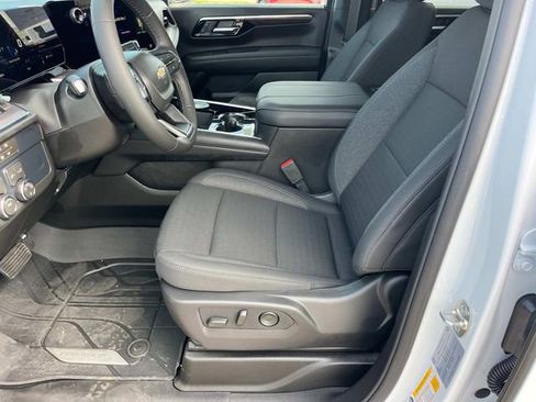 New 2026 Chevrolet Suburban LS image 22