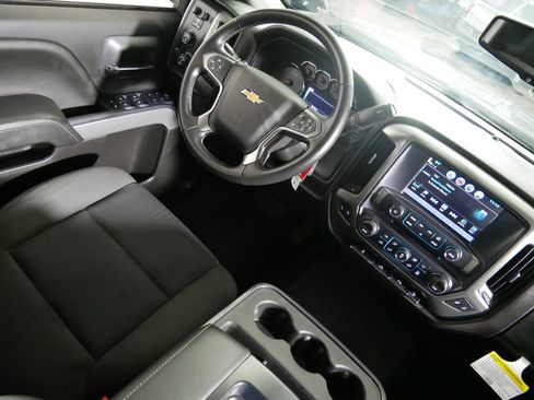 Used 2019 Chevrolet Silverado 1500 LT w/ All Star Edition AWD/4WD image 9