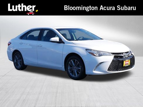 Used 2017 Toyota Camry SE image 1