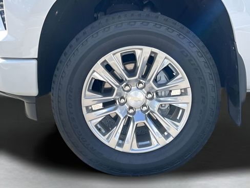 Used 2022 Chevrolet Silverado 1500 High Country image 16