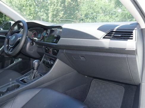 Used 2020 Volkswagen Jetta SE w/ SE Cold Weather Package FWD image 19
