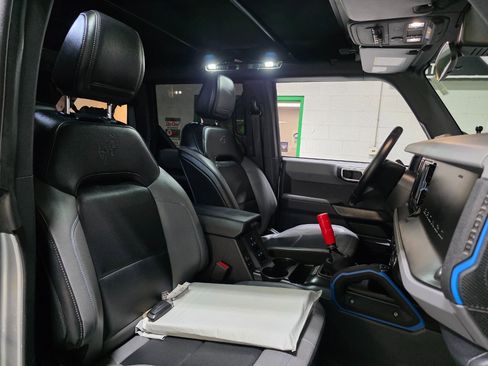 Used 2022 Ford Bronco Black Diamond image 43