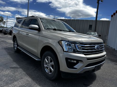 Used 2018 Ford Expedition Max XLT w/ Equipment Group 202A AWD/4WD image 7