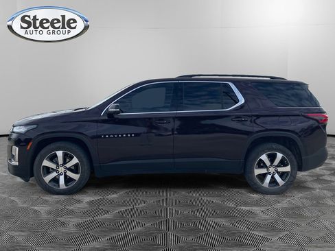 Used 2022 Chevrolet Traverse LT w/ LT Premium Package image 2