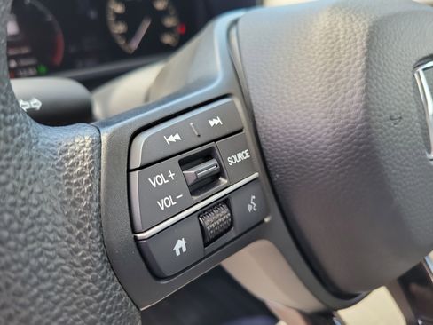 Used 2025 Honda HR-V LX image 24