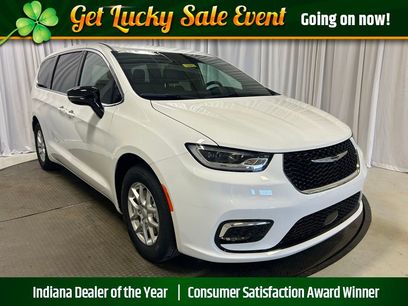 New 2026 Chrysler Pacifica Select